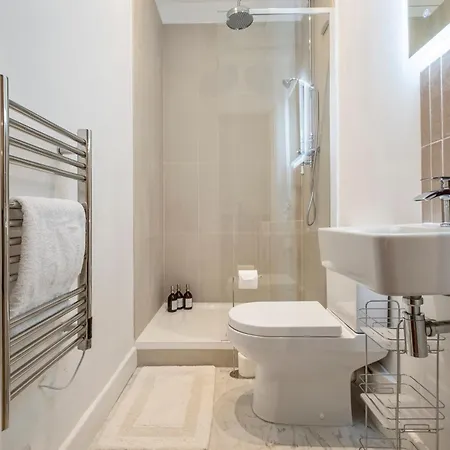 Stylish Sleeps 6 *