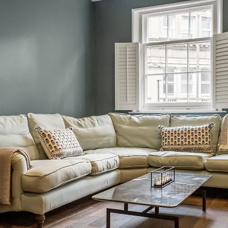 Apartment Stylish Sleeps 6