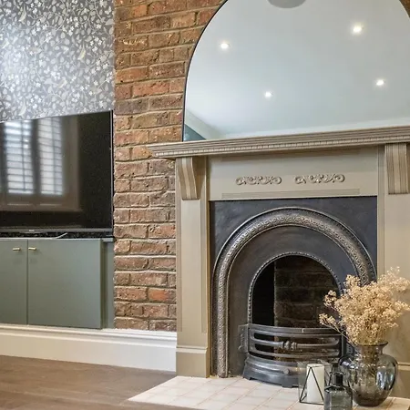 Stylish Sleeps 6 Apartment Newcastle upon Tyne