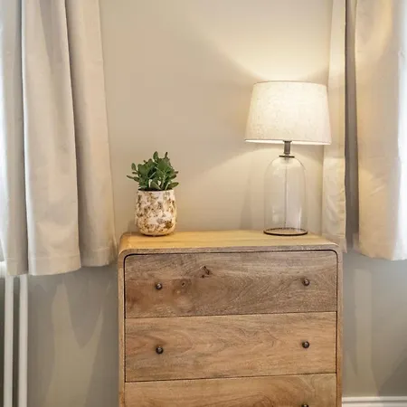 Stylish Sleeps 6